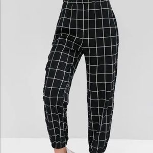 Zaful Stretchy Black Plaid Jogger Pants Size L